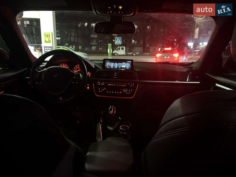 Седан BMW 3 Series 2016 в Хмельницком