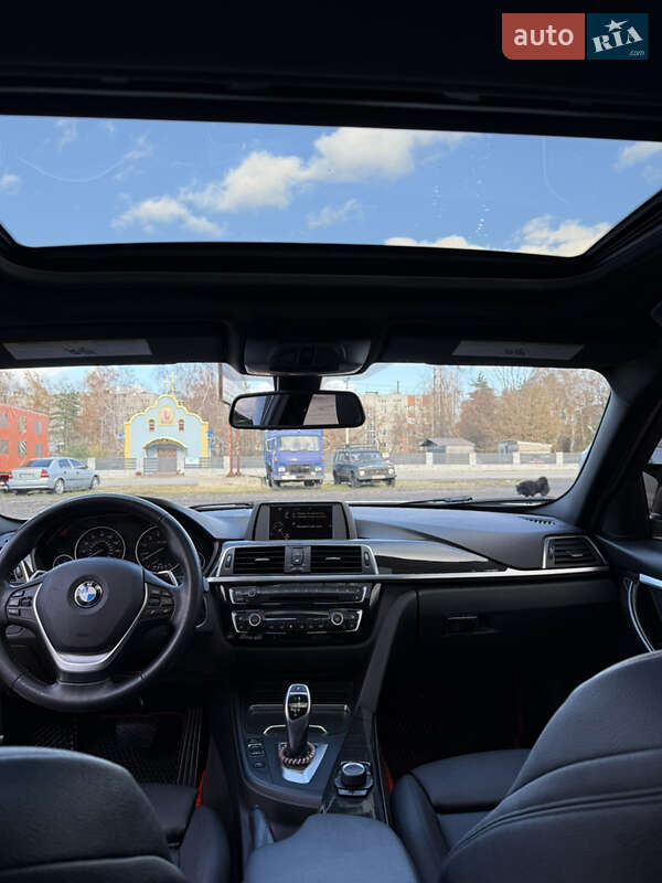 Седан BMW 3 Series 2017 в Новояворовске