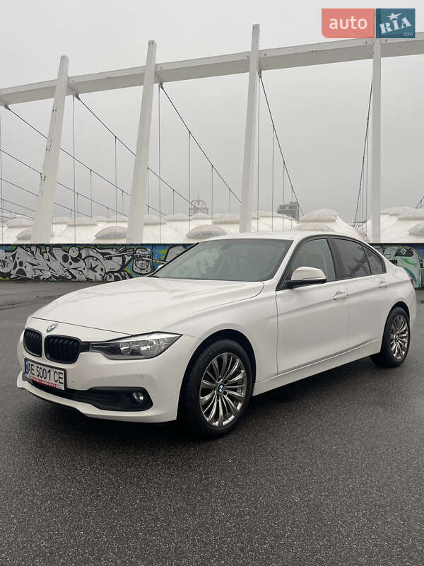 Седан BMW 3 Series 2015 в Бобрику