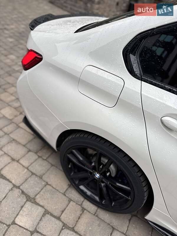 Седан BMW 3 Series 2019 в Киеве