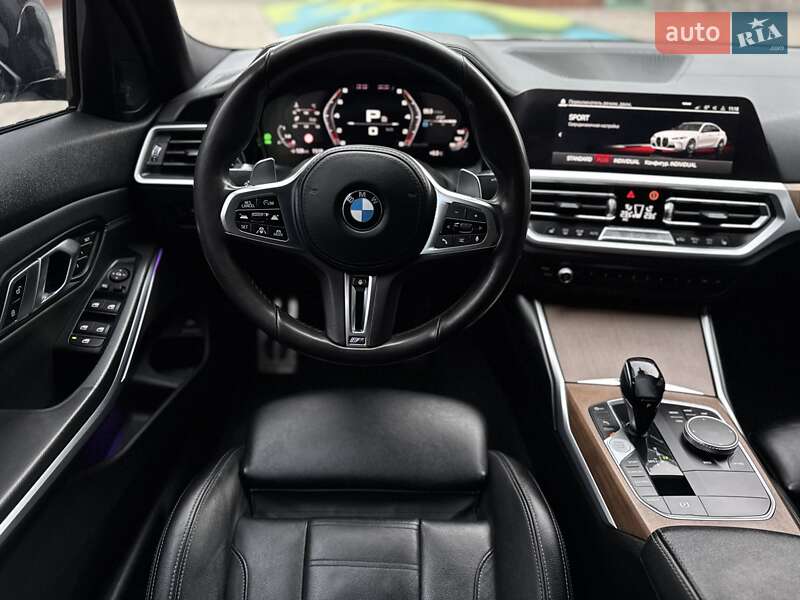 Седан BMW 3 Series 2019 в Киеве