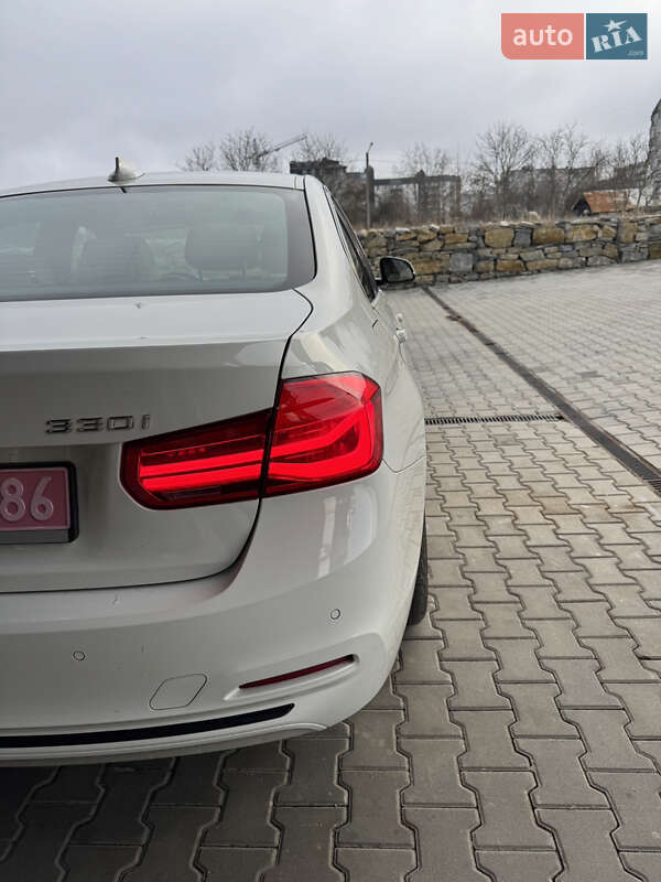 Седан BMW 3 Series 2017 в Брошневе-Осаде