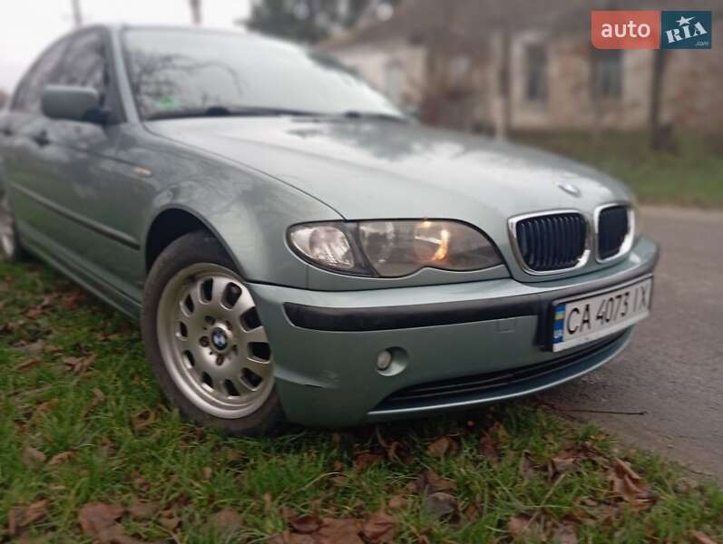 Седан BMW 3 Series 2004 в Новоархангельске