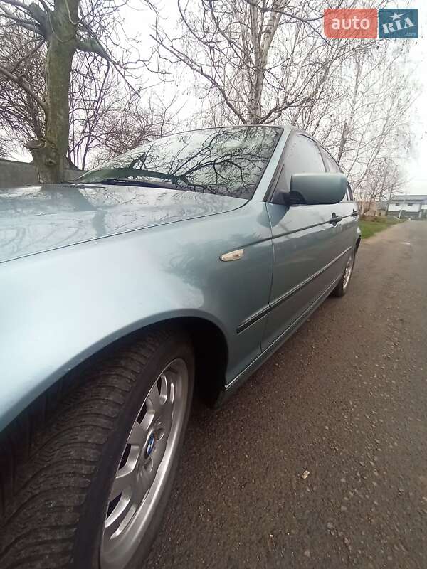 Седан BMW 3 Series 2004 в Новоархангельске