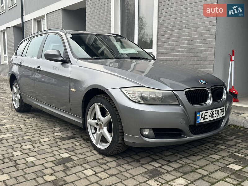 Универсал BMW 3 Series 2010 в Киеве