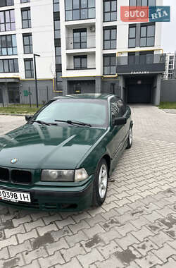 Седан BMW 3 Series 1993 в Черкасах