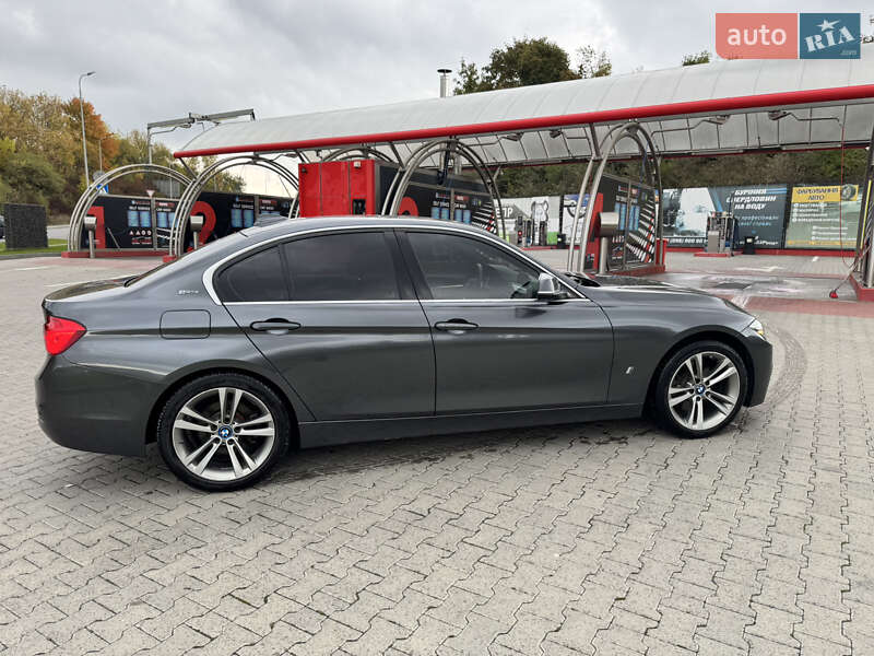 Седан BMW 3 Series 2017 в Зборове