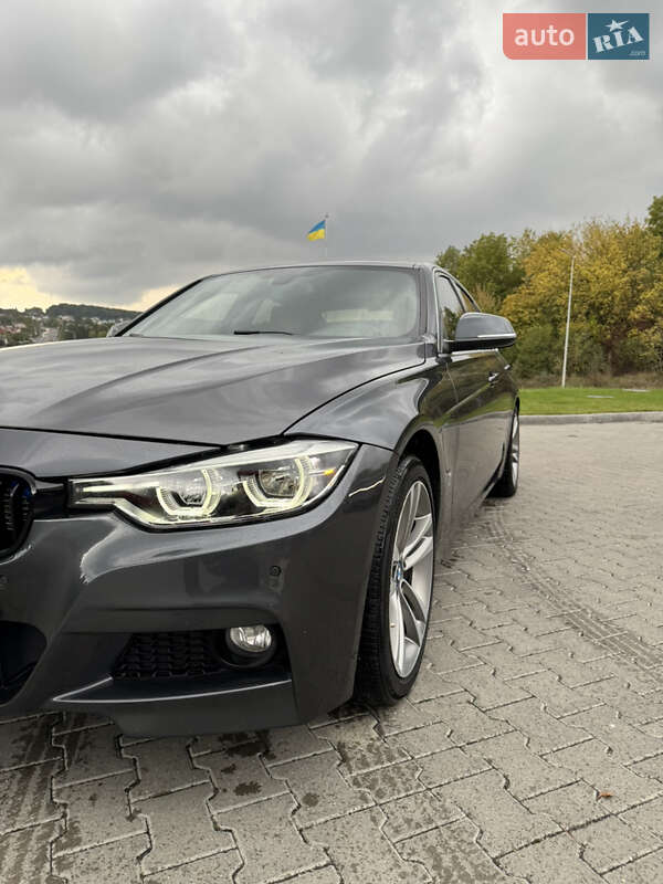 Седан BMW 3 Series 2017 в Зборове