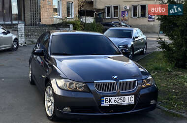 Седан BMW 3 Series 2004 в Мирополе
