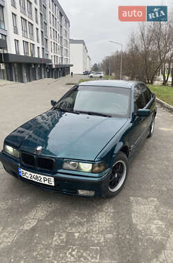 Седан BMW 3 Series 1994 в Новояворовске