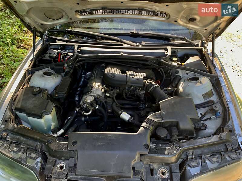 Седан BMW 3 Series 2001 в Кременці