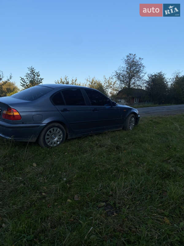 Седан BMW 3 Series 2002 в Самборе