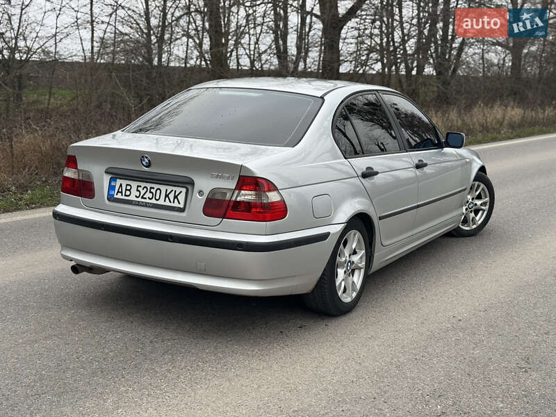 Седан BMW 3 Series 2004 в Браїлові