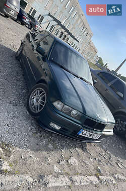 Седан BMW 3 Series 1993 в Днепре