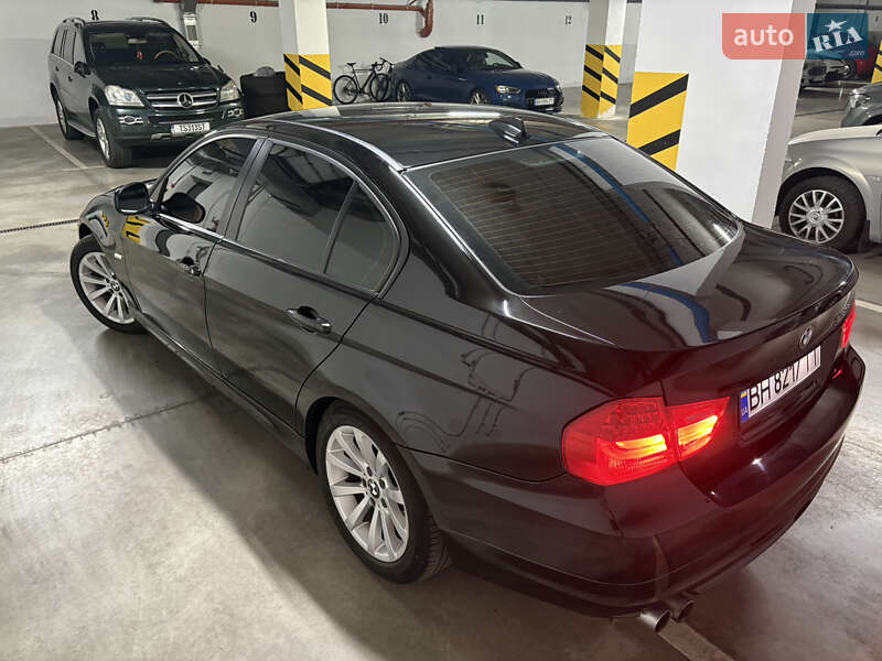 Седан BMW 3 Series 2011 в Николаеве