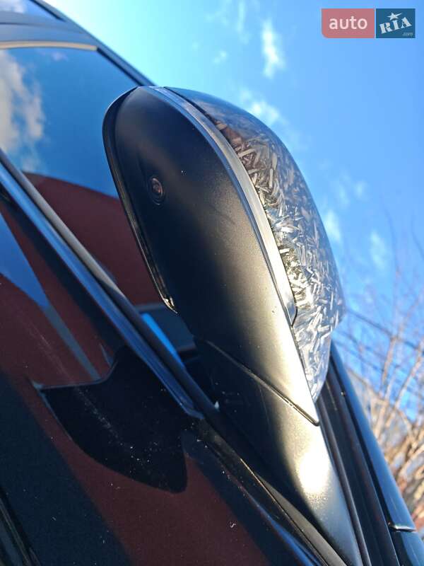 Седан BMW 3 Series 2014 в Чернівцях