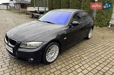 Седан BMW 3 Series 2010 в Нововолинську