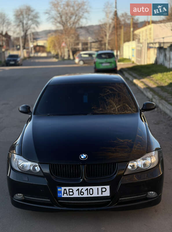 Седан BMW 3 Series 2005 в Могилев-Подольске