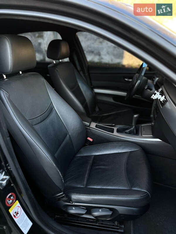 Седан BMW 3 Series 2005 в Могилев-Подольске