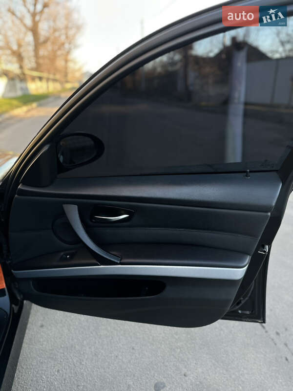 Седан BMW 3 Series 2005 в Могилев-Подольске