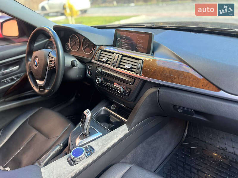 Седан BMW 3 Series 2012 в Марганце