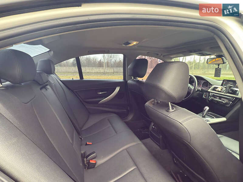 Седан BMW 3 Series 2016 в Киеве