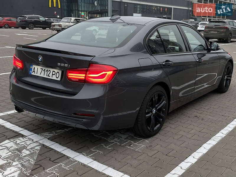 Седан BMW 3 Series 2015 в Києві
