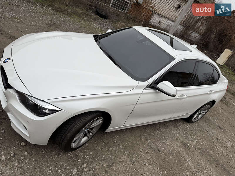 Седан BMW 3 Series 2017 в Кам'янському
