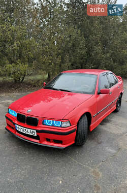 Седан BMW 3 Series 1992 в Черноморске