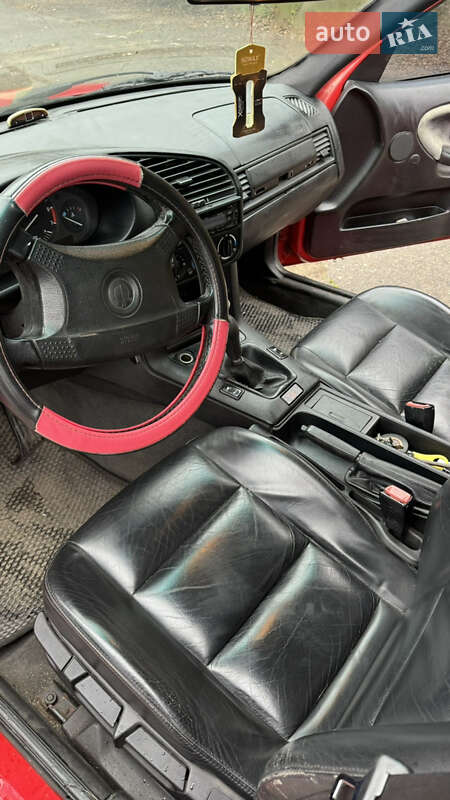 Седан BMW 3 Series 1992 в Черноморске