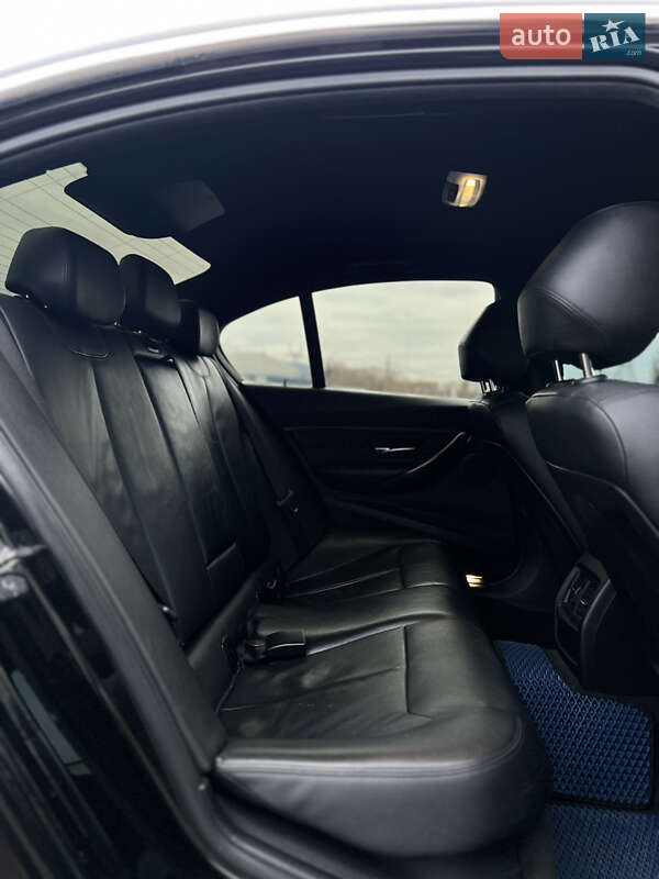 Седан BMW 3 Series 2015 в Николаеве