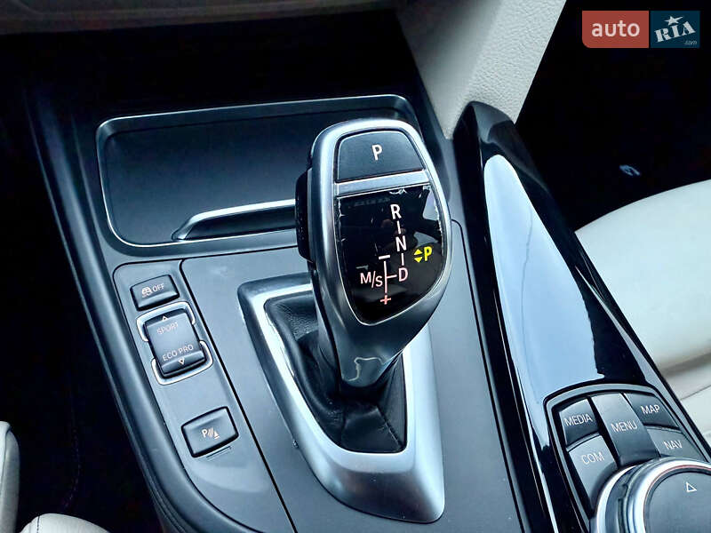 Седан BMW 3 Series 2016 в Днепре