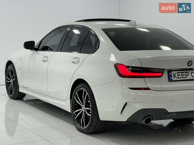 Седан BMW 3 Series 2020 в Одессе