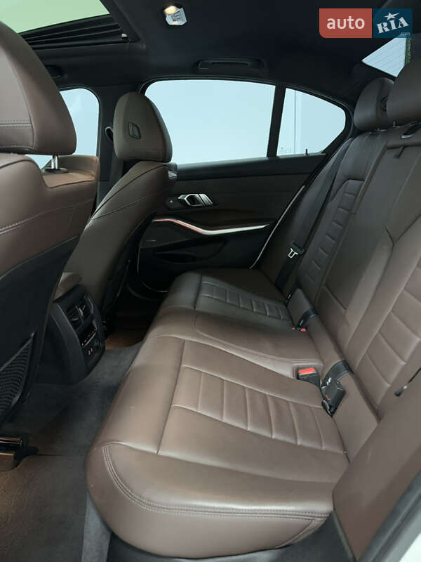 Седан BMW 3 Series 2020 в Одессе