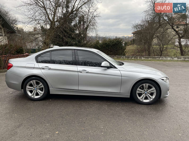 Седан BMW 3 Series 2015 в Львові