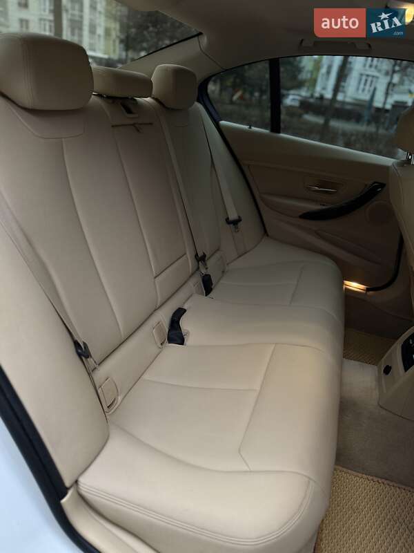 Седан BMW 3 Series 2014 в Івано-Франківську