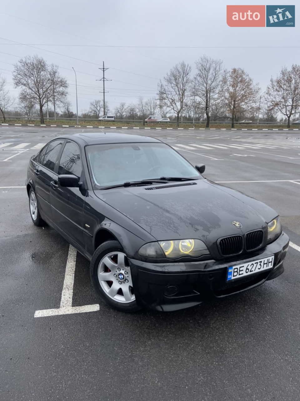 В продажі свій власний авто BMW E46 318i (1,9) 1999
По кузову є косяки(царапини,малі вмятини,рижики) на це є торг , не забувайте що машині 26 років
Гідропідсилювач, Склопідіймачі,Підігрів заднього скла,Люк,Гарна музика в машині,Регулювання зеркал и так далі…
Переоформлення , по документам все гаразд.
Авто обслуговував 
Всі питання по телефону або в лс
Розглядаю варіанти обміну з моєї доплатою або вашою.
Трейд ін