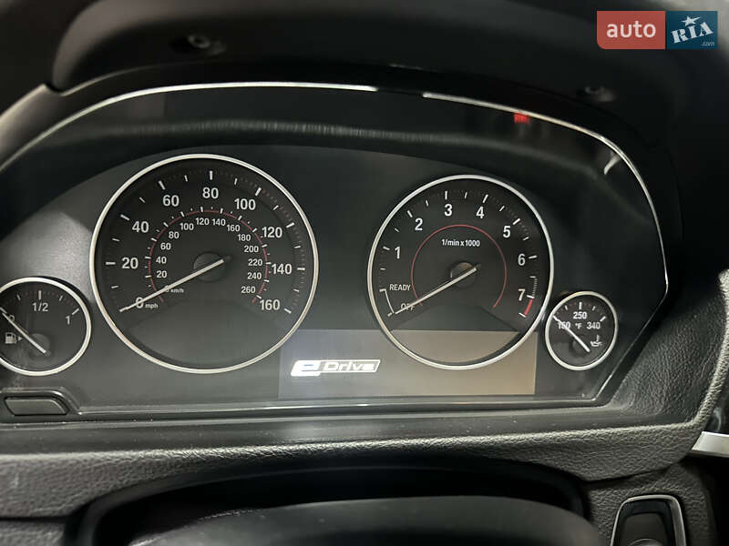 Седан BMW 3 Series 2017 в Киеве