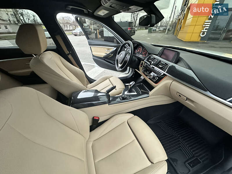 Седан BMW 3 Series 2017 в Харкові