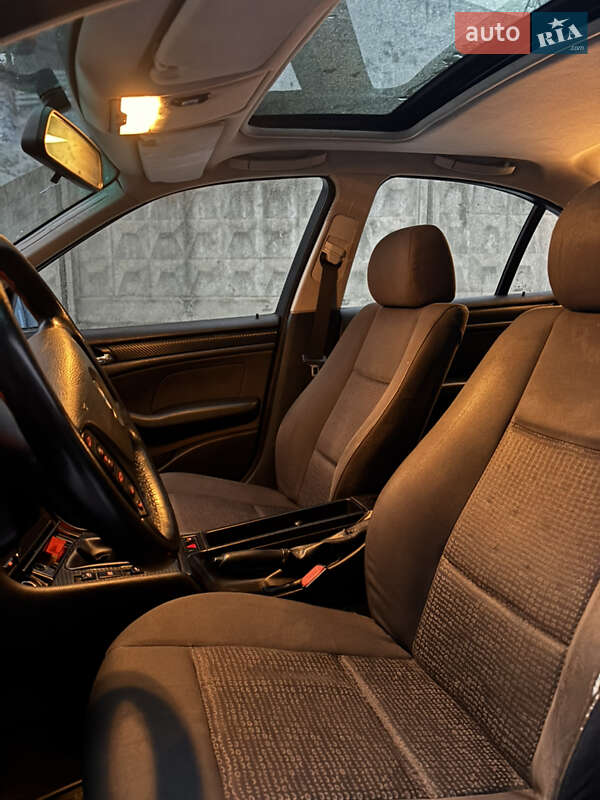 Седан BMW 3 Series 2002 в Києві