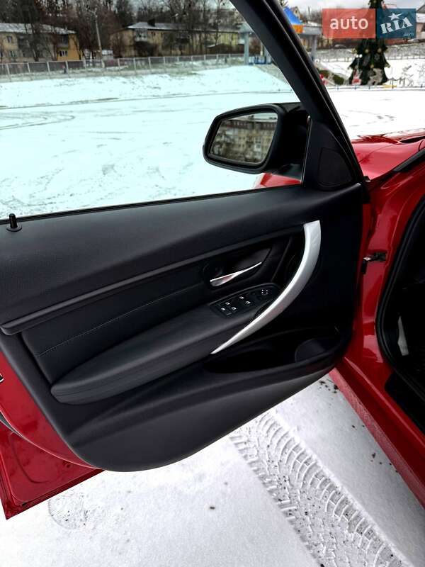 Седан BMW 3 Series 2015 в Обухове