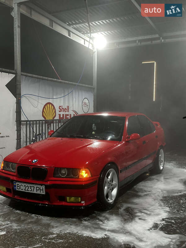 Седан BMW 3 Series 1993 в Львові