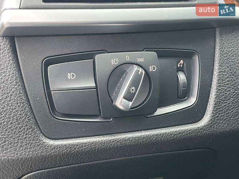 Седан BMW 3 Series 2017 в Киеве