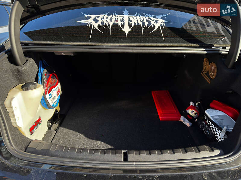 Седан BMW 3 Series 2019 в Киеве