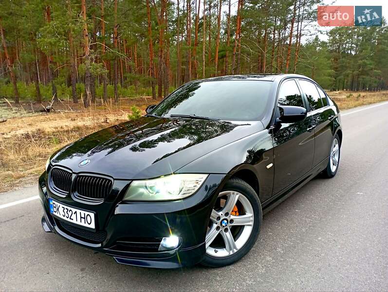 Седан BMW 3 Series 2009 в Сарнах