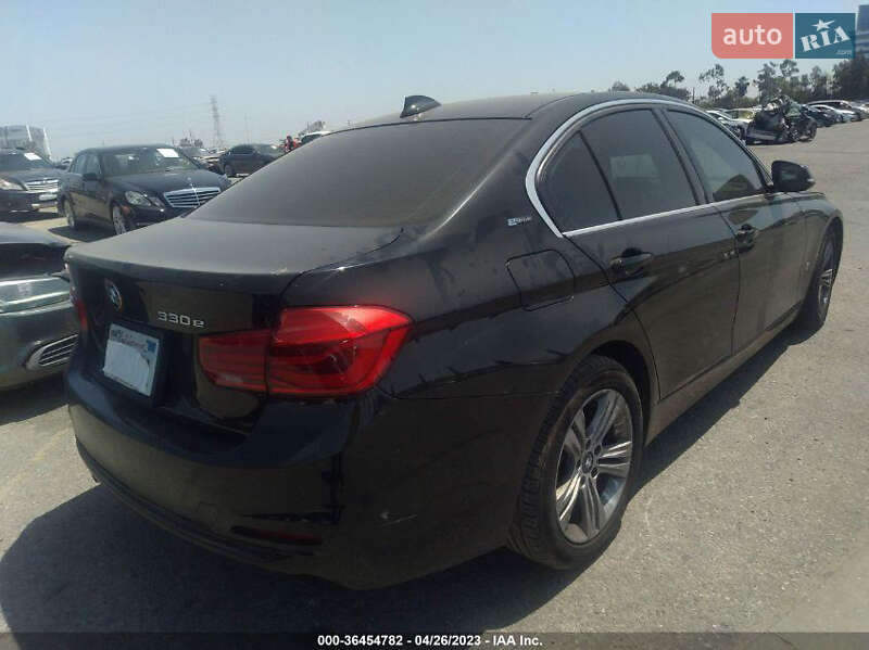 Седан BMW 3 Series 2017 в Киеве