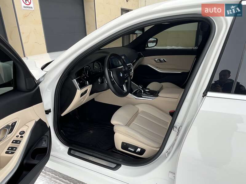 Седан BMW 3 Series 2019 в Хмельницком