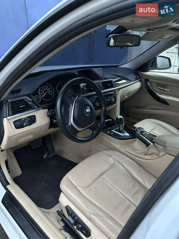 Седан BMW 3 Series 2015 в Яворові