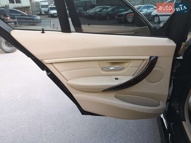 Седан BMW 3 Series 2013 в Калуші