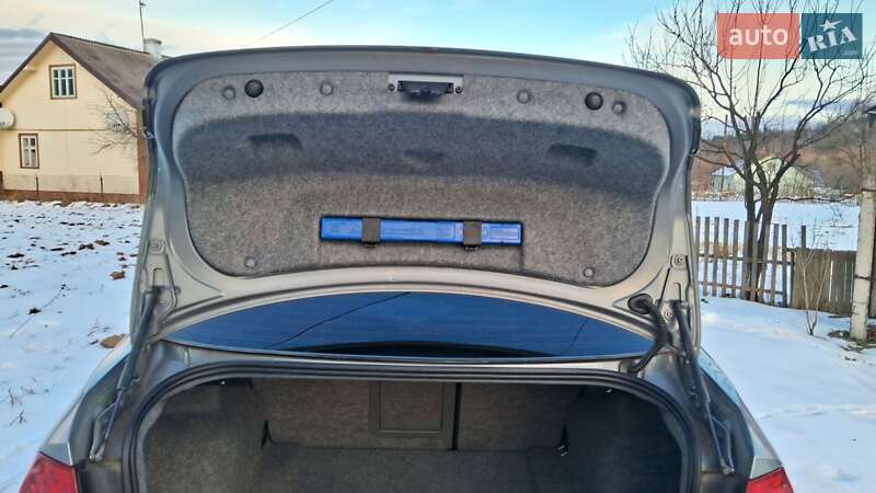 Седан BMW 3 Series 2009 в Черновцах